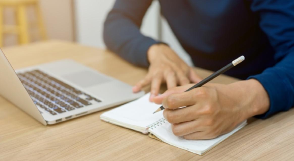 Finanzplanungsmaterialien und Analysen